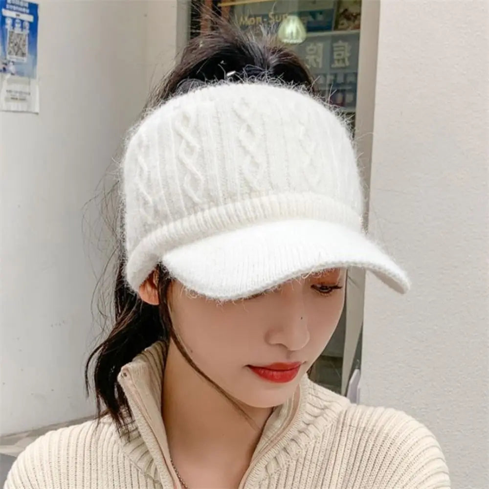Women's Knitted Ponytail Hat – Warm Winter Rabbit Fur Baseball Cap for Outdoor Sports & Golf