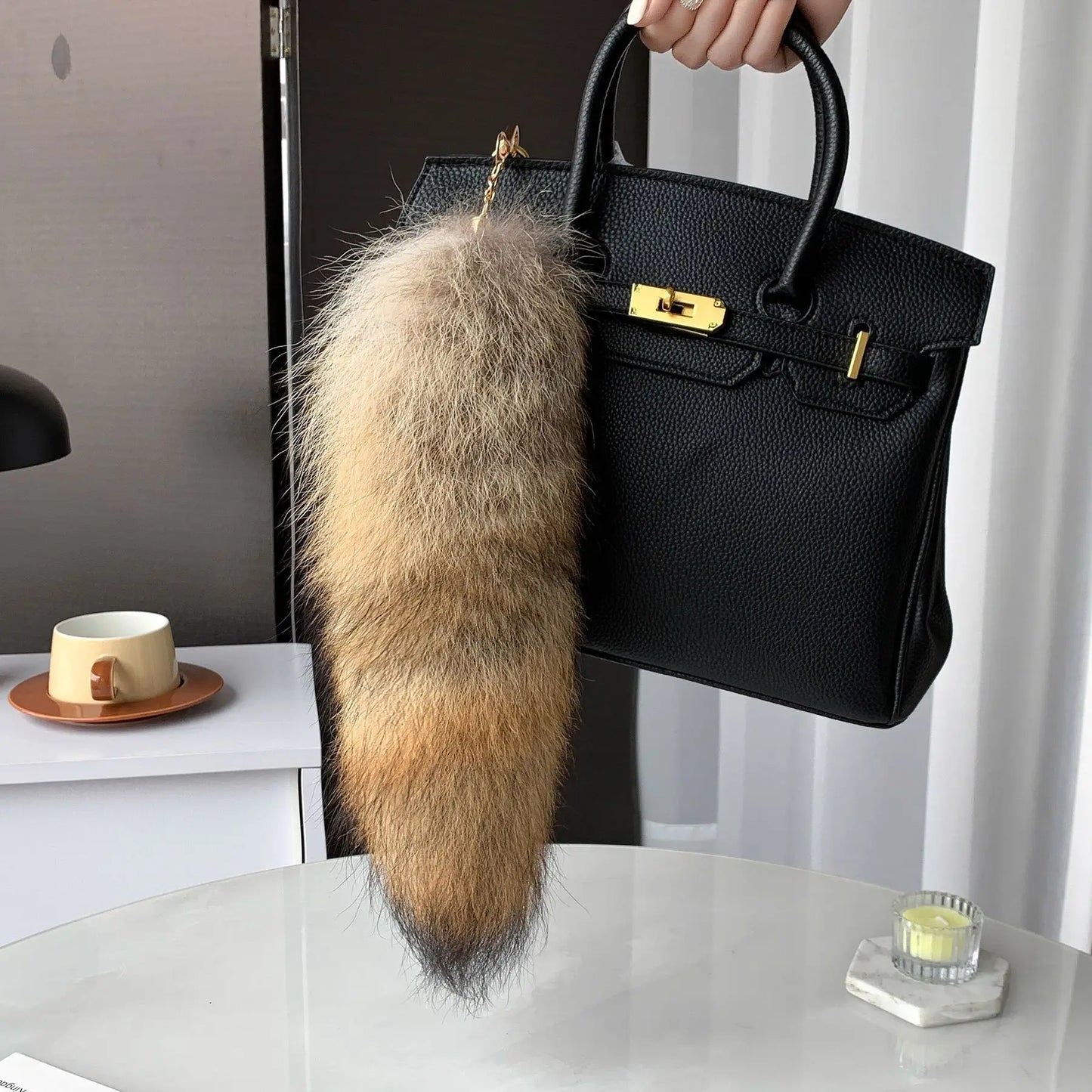 Natural Fox Fur Tail Keychain – 40cm Furry Racoon Bag Charm & Fluffy Keyring Accessory for Women