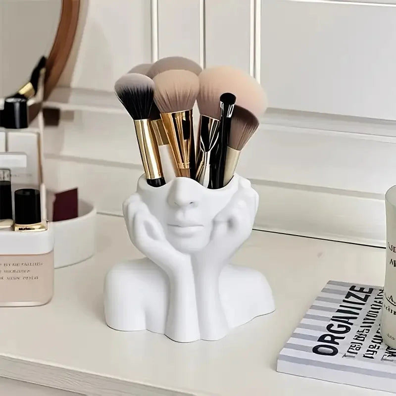 Face-Shaped Makeup Brush Holder – Portable Beauty Storage Box for Women, Lightweight Cosmetic Organizer