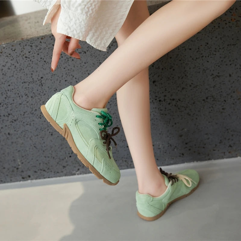 AIYUQI Women's Genuine Leather Sneakers – Retro German Trainers, Winter Velvet Fur, Flat Casual Shoes
