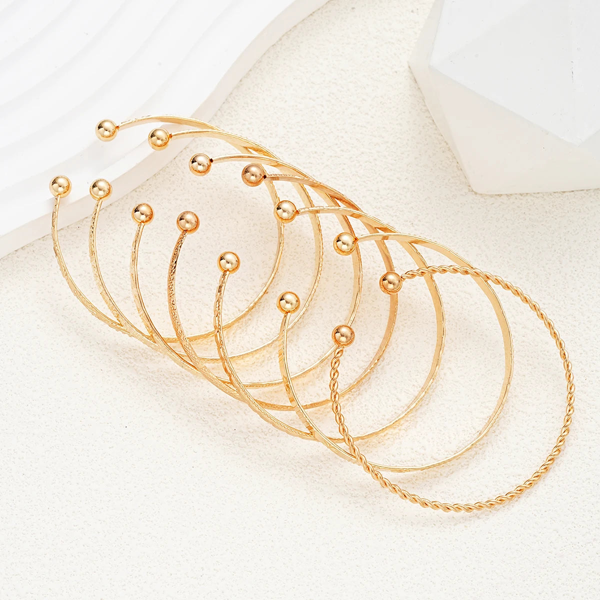 7-Piece Punk Gold Heart Print Bracelet Set for Women – Streetwear Goth Open Metal Bangles Fashion Jewelry Gift 2024