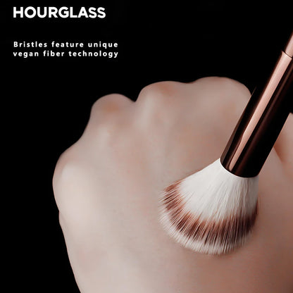 HOURGLASS No. 15 Liquid Blush & Angled Contour Brush – Professional Loose Powder Beauty Tool