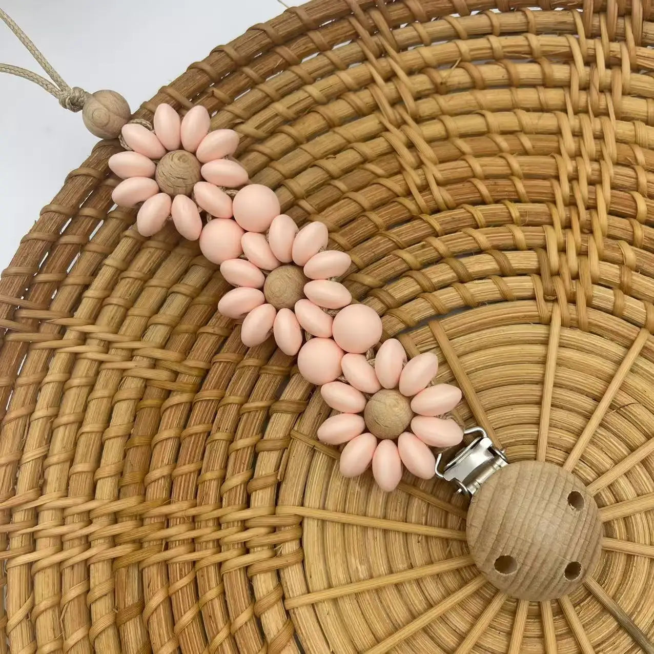 Daisy Flower Baby Pacifier Clip – Handmade Silicone Soother & Nipple Holder, Essential Teething Toy for Newborns