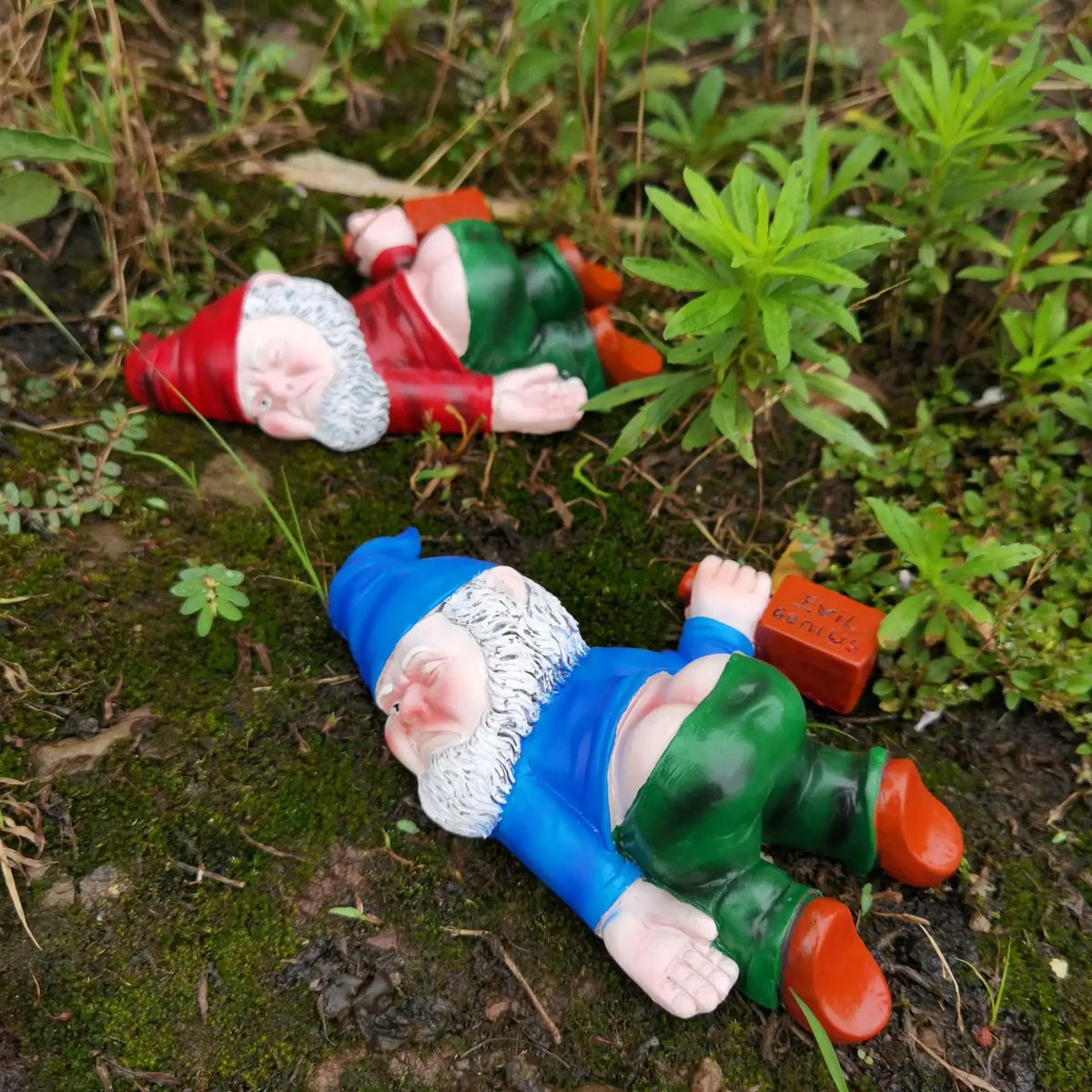 15cm Drunken Garden Gnome Statues - Funny Weatherproof Resin Ornaments for Indoor and Outdoor Decor