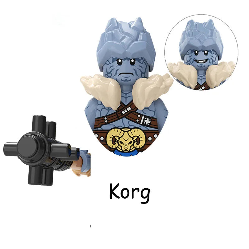 Super Heroes Model Figure Blocks – Invisible Predator vs Alien Jungle Killer Construction Toy for Children