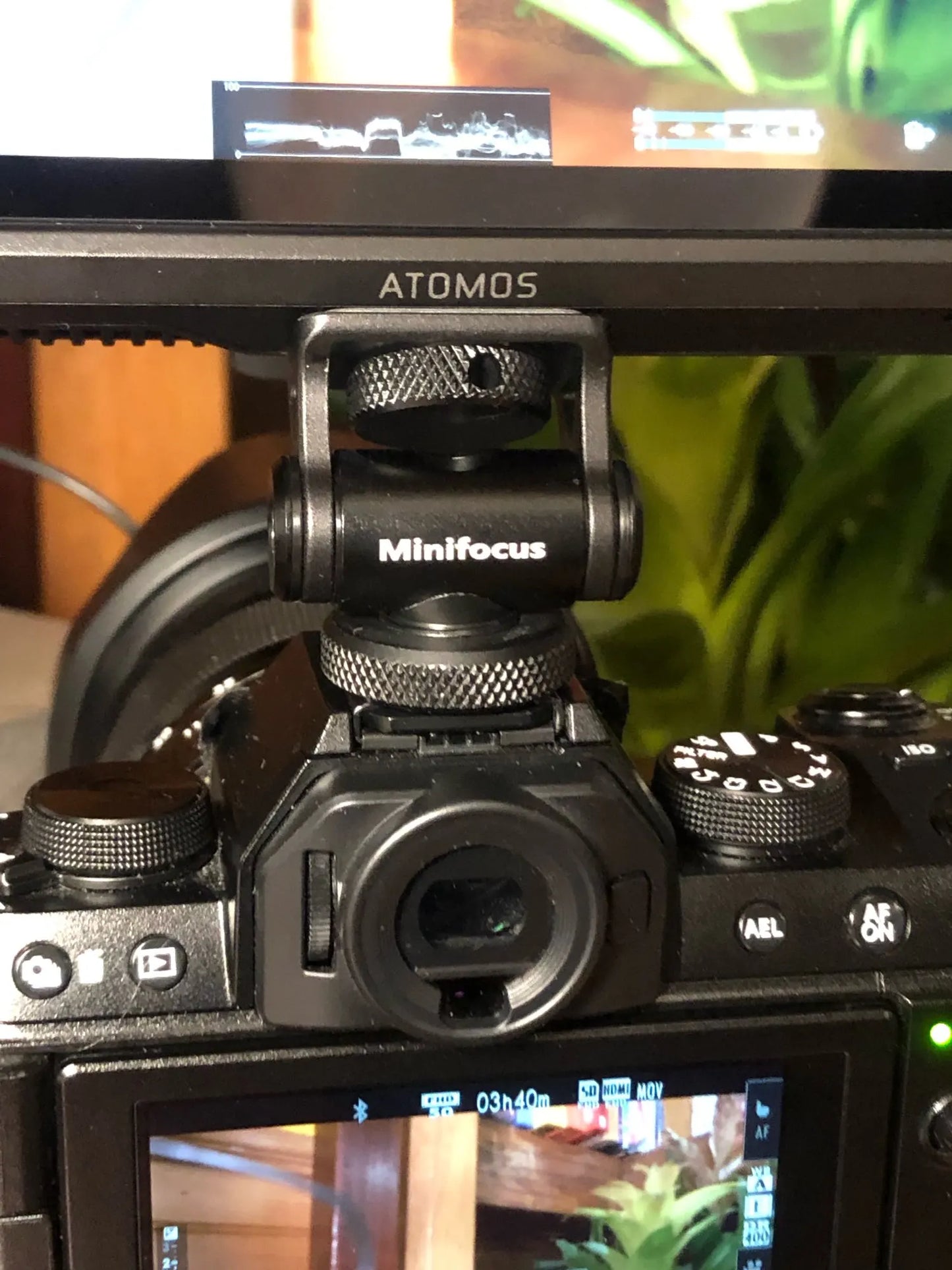 Minifocus Cold Shoe Monitor Holder – Adjustable 180° Tilt Mount for Camera Field Monitors & Microphones