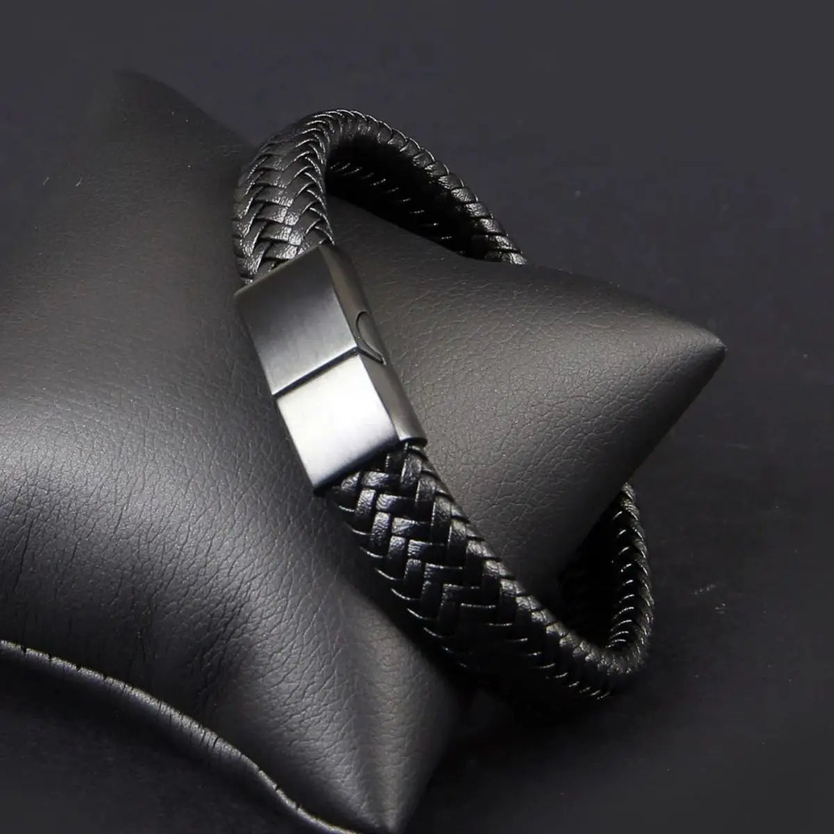 Retro Men’s Leather Open Bangle - Woven Adjustable Bracelet for Outdoor Sports & Casual Style Gift