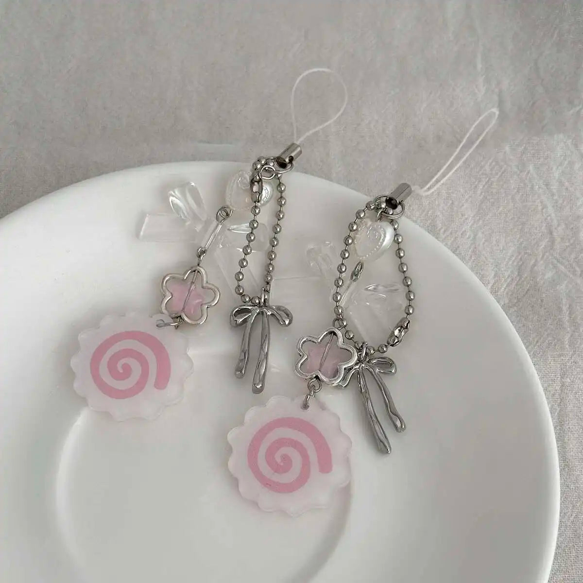 Y2K Acrylic Flower Bowknot Keychain - Cute Love Bag Pendant Charm for Backpack Phone & Fashion Accessories
