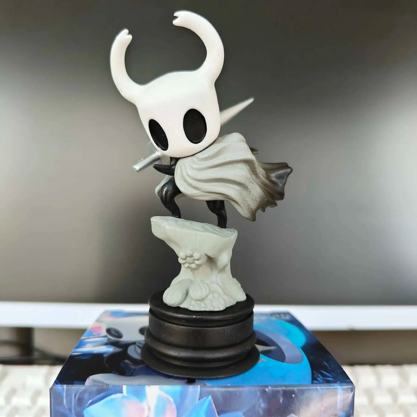 Anime Hollow Knight Figures #2195 Knight & #2196 Hornet – 11cm Action Toy Collectible Gift