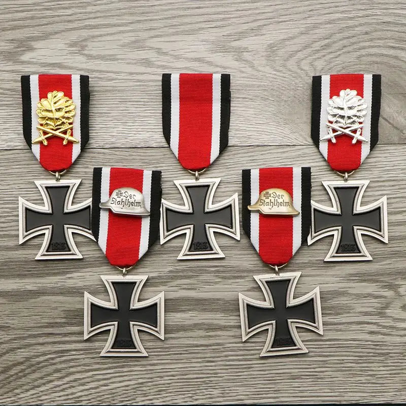 Iron Cross Second Class Oak Leaves Badge — Helmet Pendant Medal with Ribbon, Pin-Style Military Decoration Craft