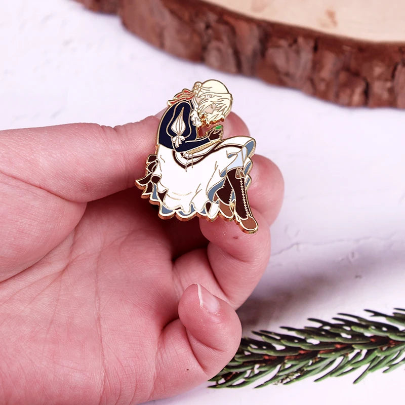Violet Evergarden Enamel Pin - Cute Anime Girl Character Brooch for Otaku Collectors
