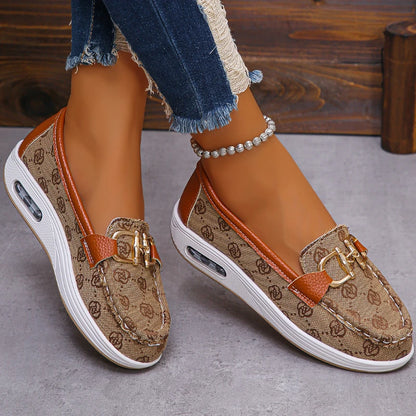 2024 Autumn Women’s Retro Flat Shoes – Fashionable Round Toe with Metal Decoration, Casual Designer Footwear