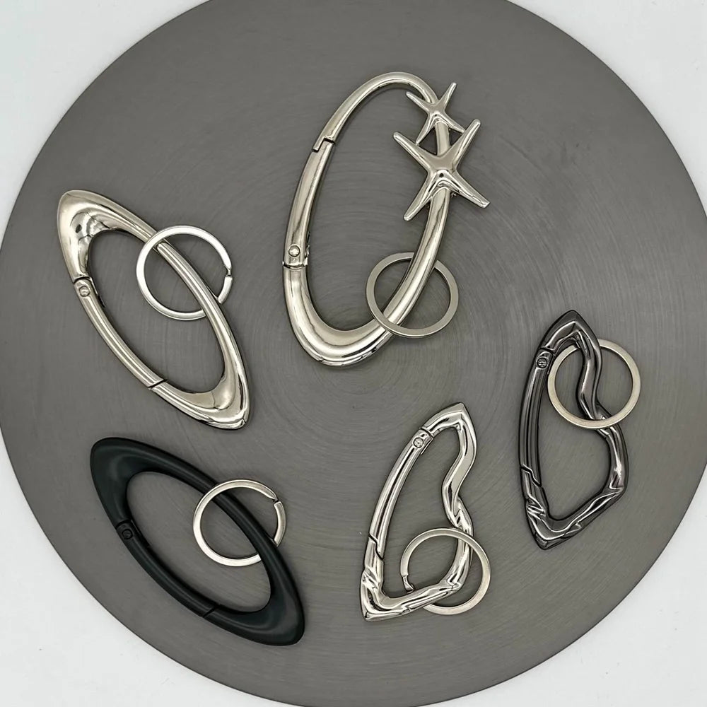 Y2K Punk Star Carabiner Keychain - Gothic Axe-Shaped Car Key Ring Backpack Fashion Decor