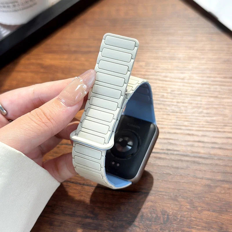 Magnetic Silicone Watch Band - Replacement Wristband for Xiaomi Mi Band 9 Pro & Redmi Watch 4/5