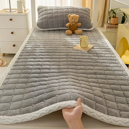 Queen Size Milk Velvet Mattress Pad – Soft Breathable Quilted Mattress Protector Cover