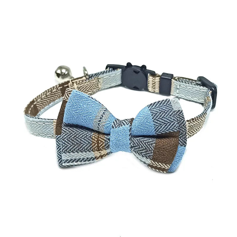 Pet Breakaway Cat Collar with Bow Tie & Bell – Cute Plaid Christmas Red Adjustable Collar for Cats