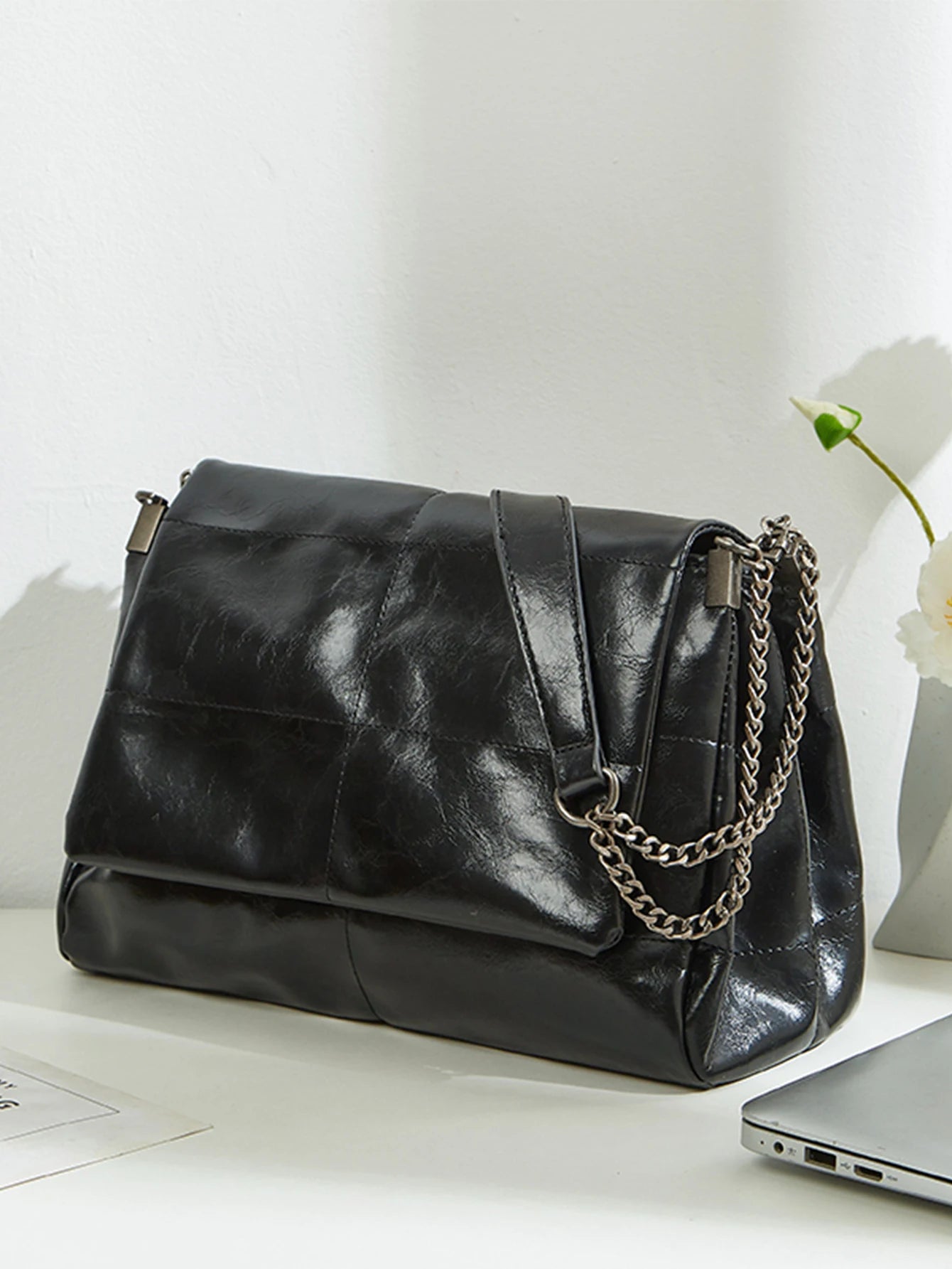 2024 Women's Large Capacity Chain Tote Bag – High-End Commuting Bag, Fashionable Single Shoulder for Spring/Summer