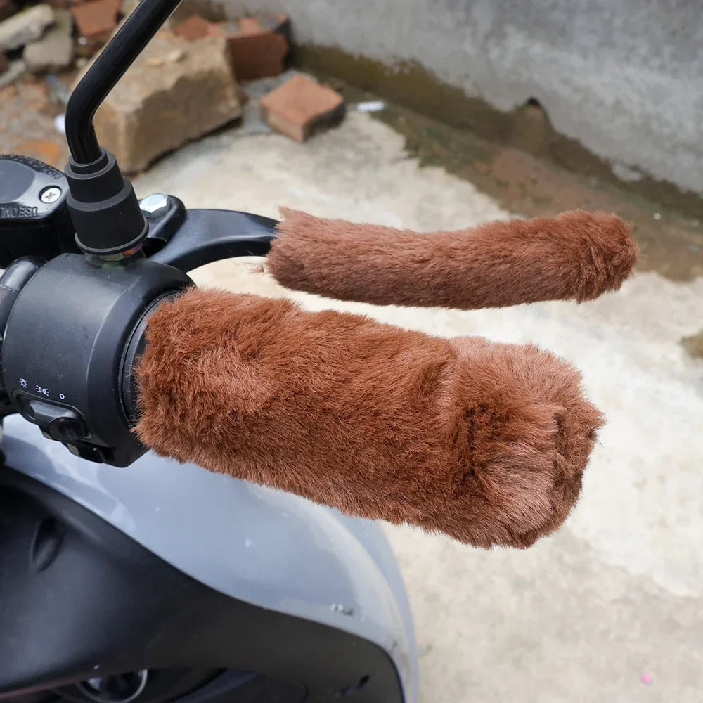 Winter Motorcycle Handlebar Warm Grip Covers – Simulated Plush Thick Gloves for Scooters & Universal Hand Warmer Protection