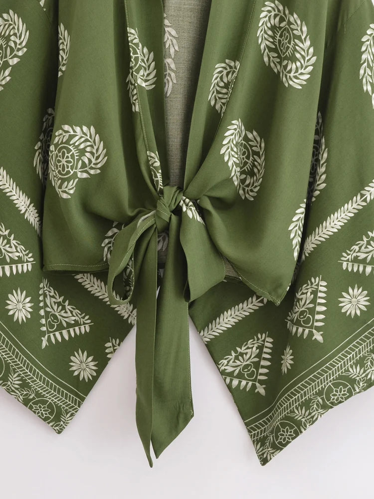 Vintage Boho Women Kimono Cover Up – Floral Print Batwing Sleeve Short Robe for Swimwear, Bikini Beachwear & Resort Outfit
