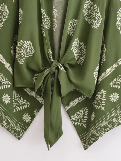 Vintage Boho Women Kimono Cover Up – Floral Print Batwing Sleeve Short Robe for Swimwear, Bikini Beachwear & Resort Outfit