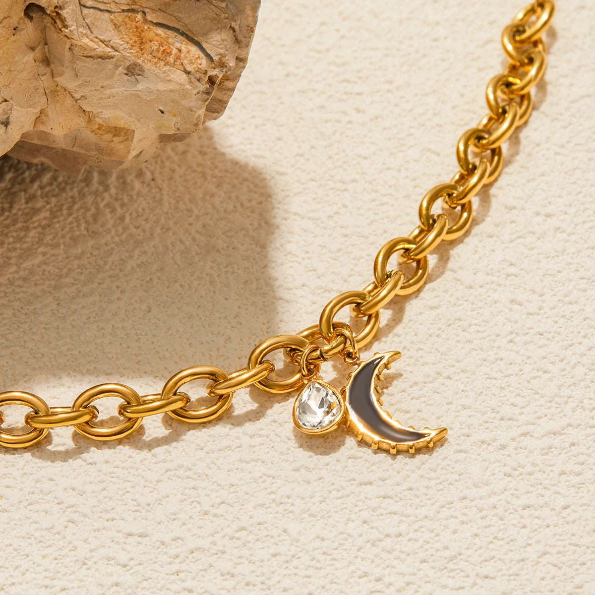Minimalist 18K Gold Plated Water Drop Pendant Bracelet – Stainless Steel Rhinestone Black Oil Drop Moon Design Jewelry for Women
