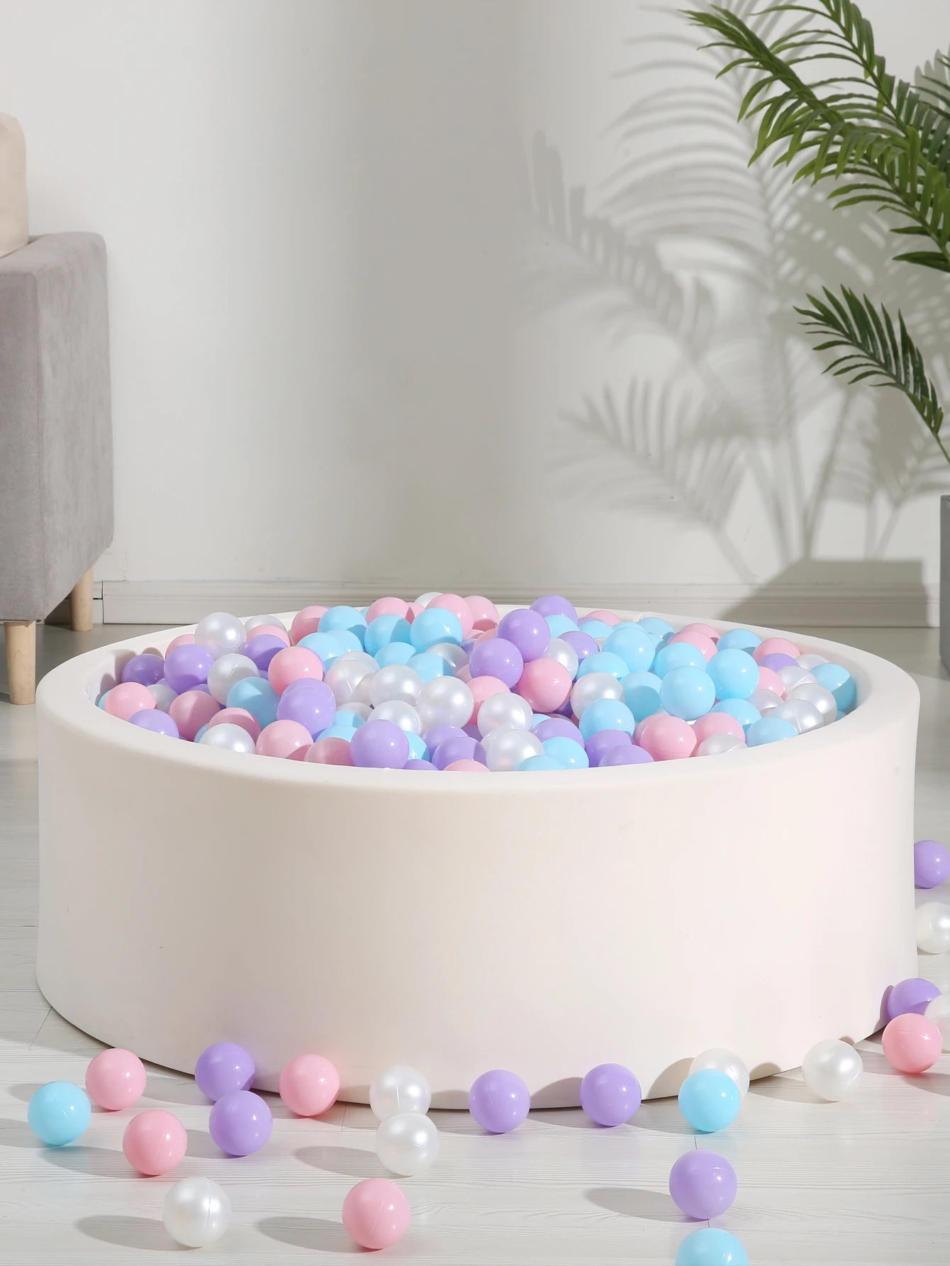 100pcs 5.5cm Soft Plastic Ball Pit Balls – BPA-Free, Non-Toxic, Multi-Color Set with Storage Bag (Purple, Pink, Light Blue, Pearl White)