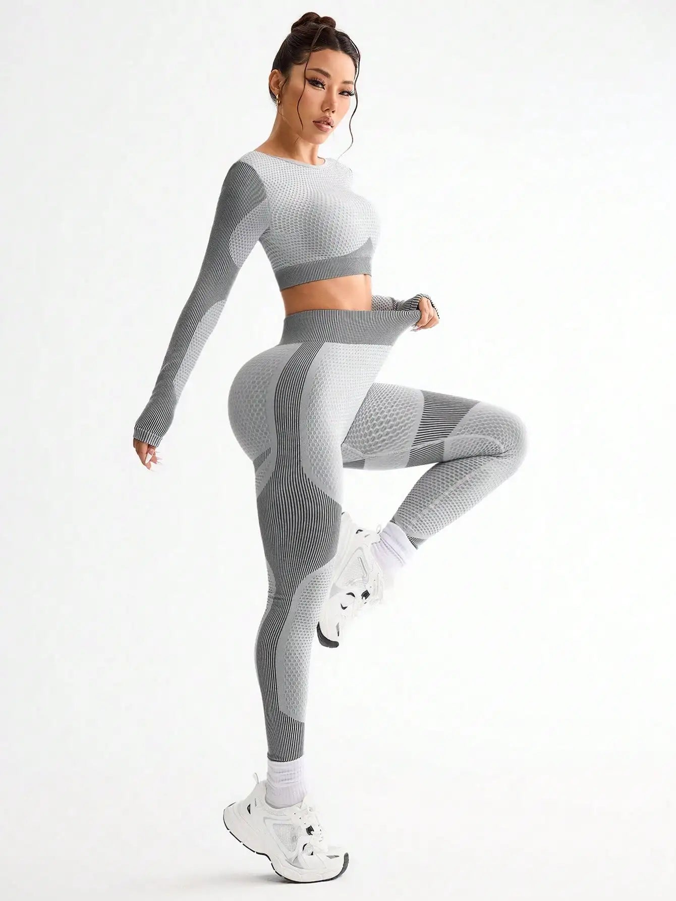 2PCS Women’s Seamless Yoga & Fitness Set – Breathable Tight Running Sports Outfit
