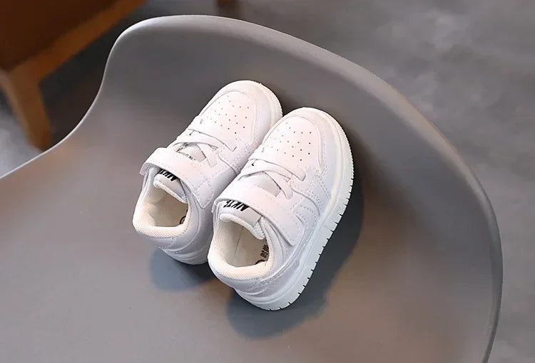 2025 Toddler & Kids White Sneakers — Fashionable Non-Slip Walking Shoes for Boys, Breathable Outdoor Casual Board Shoes