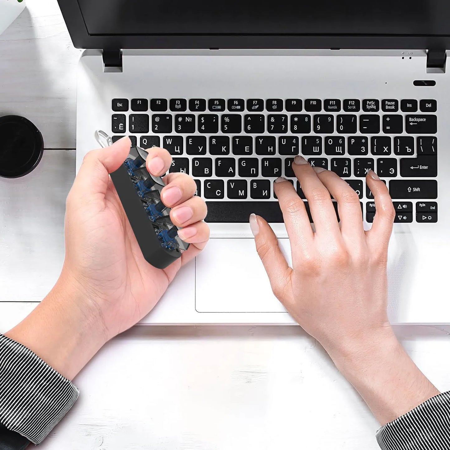 4-Keys Mechanical Keyboard Keycap Toy – Anti-Stress Finger Button Decompression Keychain for Children and Adults
