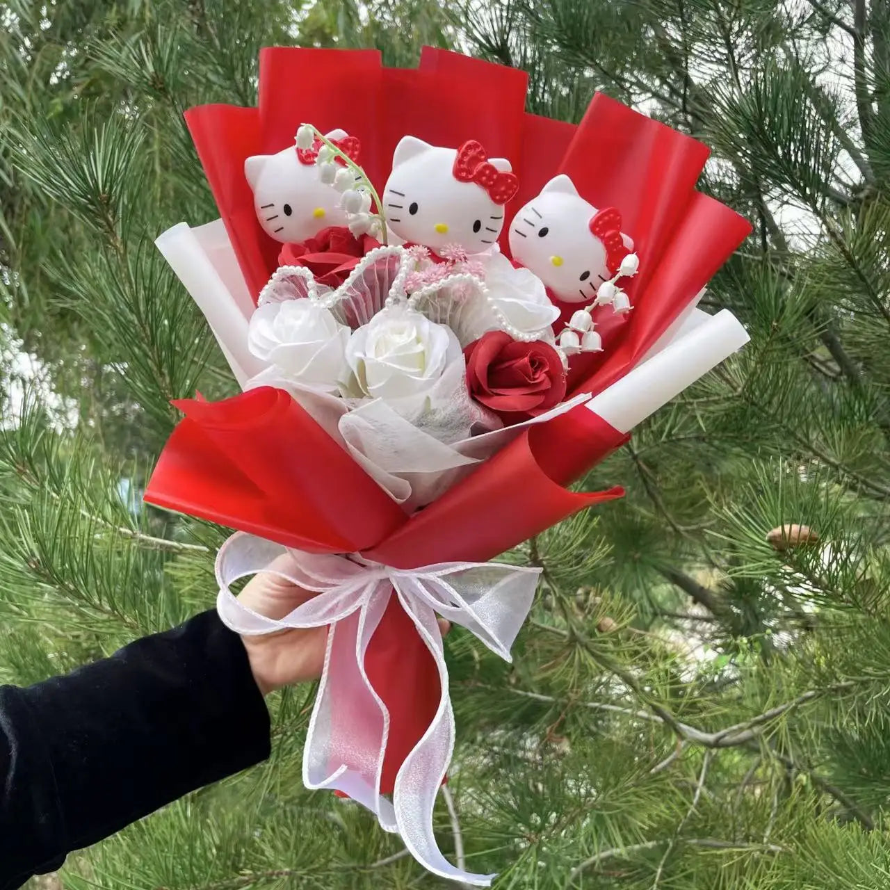 Kawaii Hello Kitty Cat Dolls with Artificial Flowers – Creative Sanrio Bouquet for Christmas, Valentine’s & Birthday Graduation Gifts