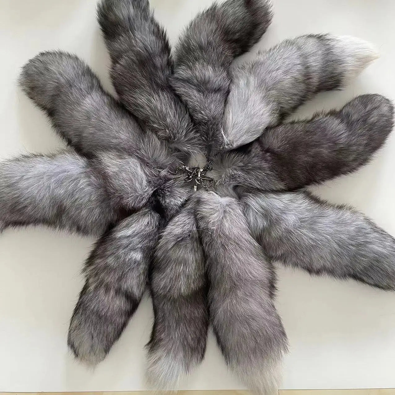 Real Fox Fur Tail Keychain – Large Natural Fur Pendant for Cosplay, Bags, Cars, and Women