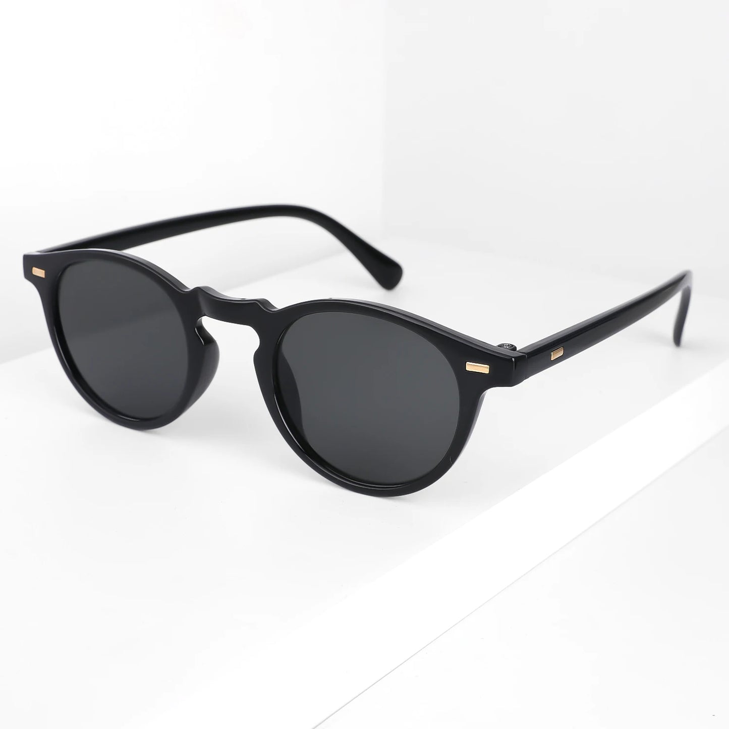 Small Round Sunglasses — Retro Classic UV400 Shades for Men & Women, Perfect for Travel, Shopping & Hiking