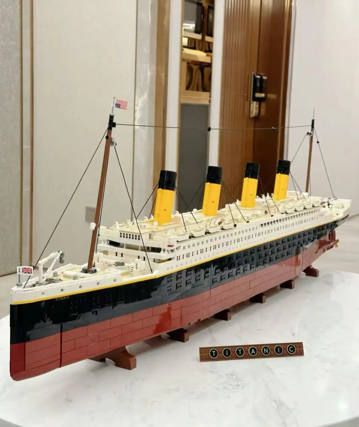 New 9090PCS Large Cruise Ship Building Blocks — DIY Desktop Ornament, Home Decoration Gift, Compatible with 10294