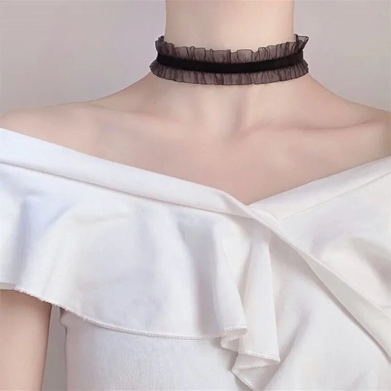 Short Lace Choker Necklace for Women & Girls – Black/White Romantic Fashion Jewelry, Party Gift