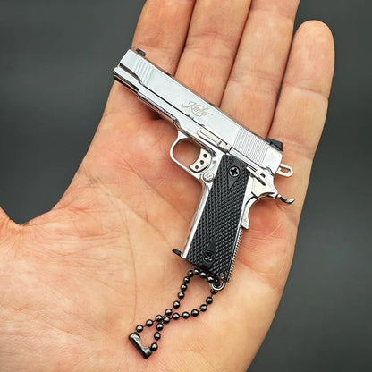 Mini 1:3 Metal Gun Model Keychain – 1911 Toy Pistol, Simulation Game Model for Children, Collectible Gift