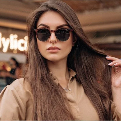 Vintage Round Sunglasses – 2024 Fashion Design for Men & Women, Retro Rivet Yellow & Blue Lens, Square Sun Glasses
