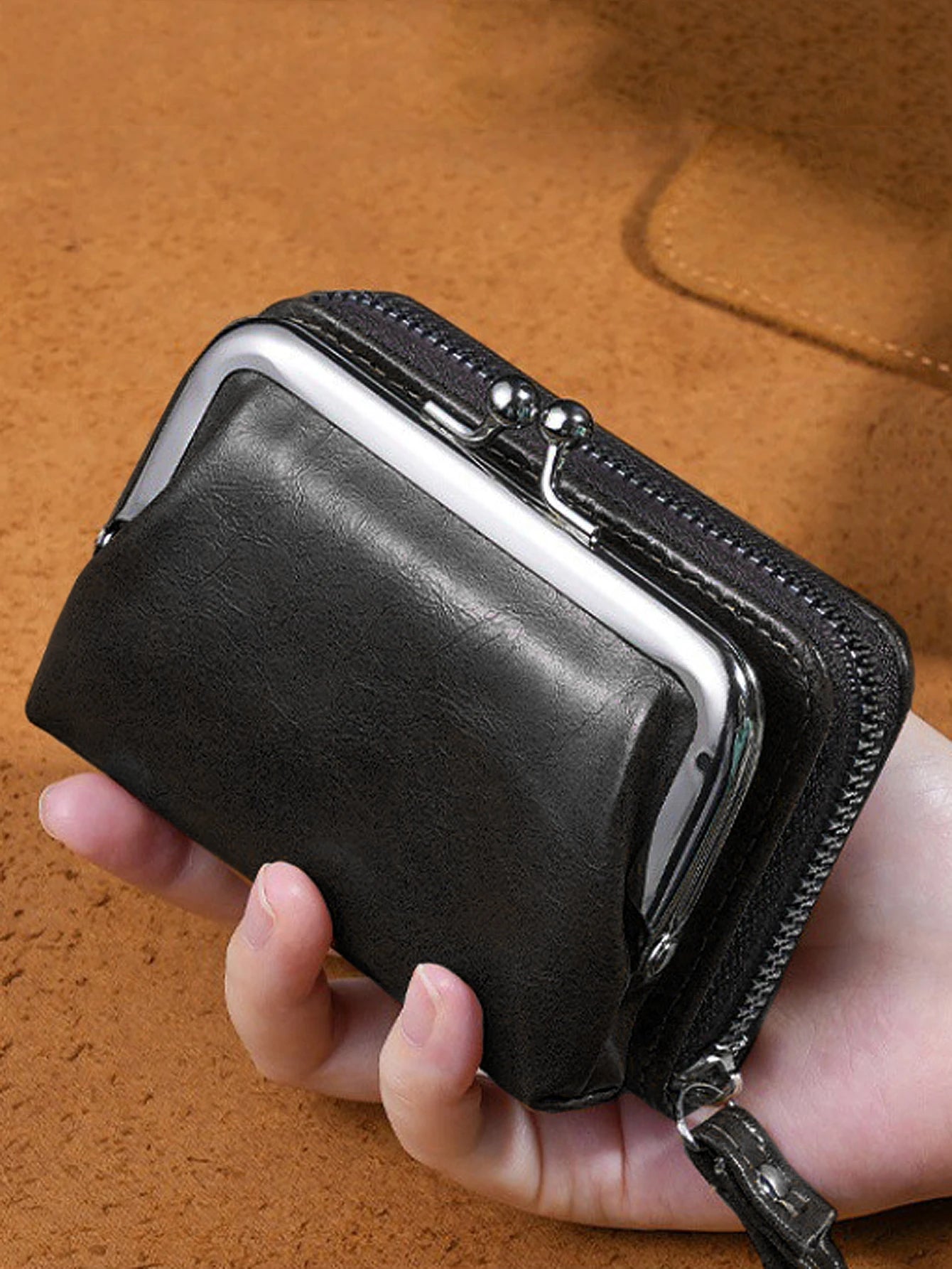 Women’s Fashion Minimalist Wrist Strap Wallet – Retro Short Zero Wallet with Large Capacity, Multi-Card Pockets & Money Clip