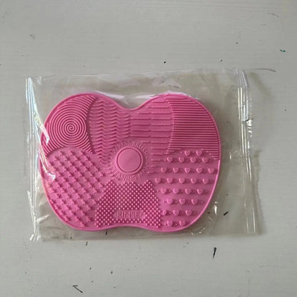 Apple-Shaped Silicone Makeup Brush Cleaner Pad - Suction Cup Cosmetic Tool Cleaning Mat