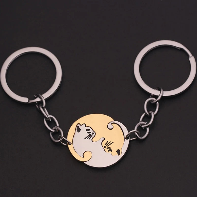 Cute Hug Cat Keychain - Heart Patchwork Round Keyring for Couples, Bags, Cars and Gifts