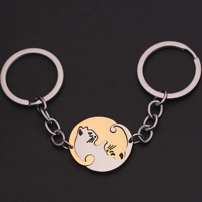 Cute Hug Cat Keychain - Heart Patchwork Round Keyring for Couples, Bags, Cars and Gifts