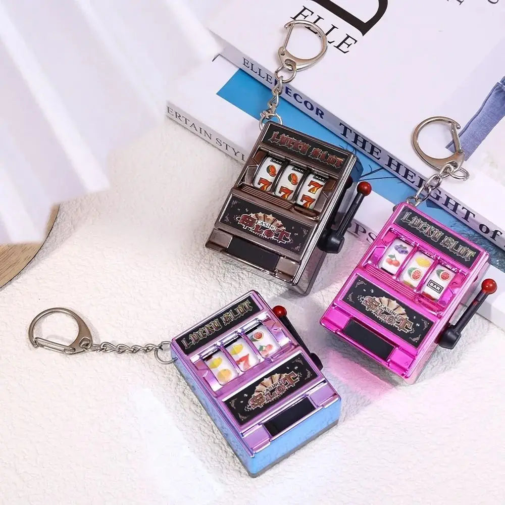 Mini Slot Machine Keychain – Creative Arcade Lucky Jackpot Toy for Fun & Stress Relief