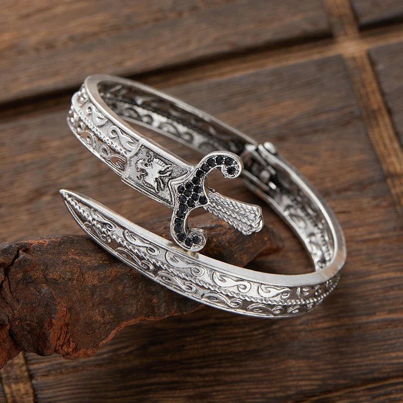 Retro Sword-Shaped Bracelet – Creative Open Bangle for Men & Women, Fashionable Party Jewelry Gift