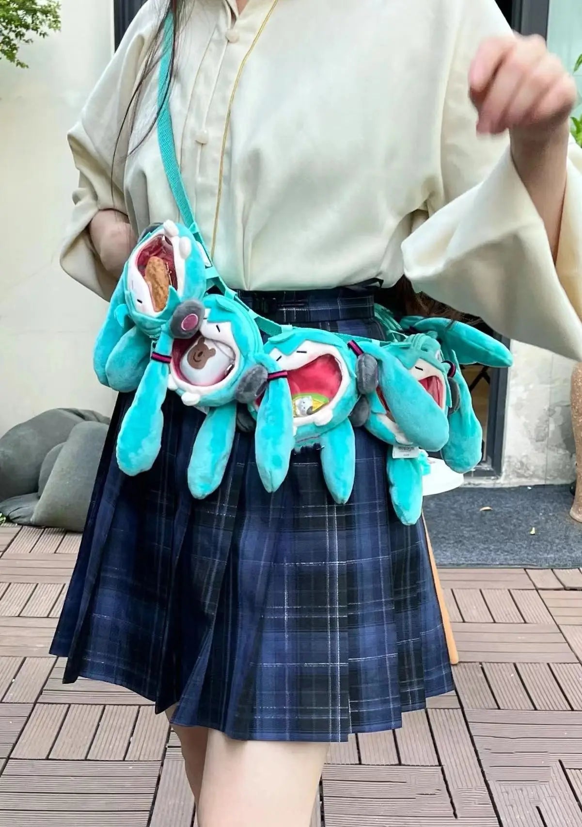 Japanese Anime Hatsune Miku Coin Purse – Creative Big Mouth Cartoon Soft Doll Mini Itabag Messenger & Earphone Bag Gift for Students