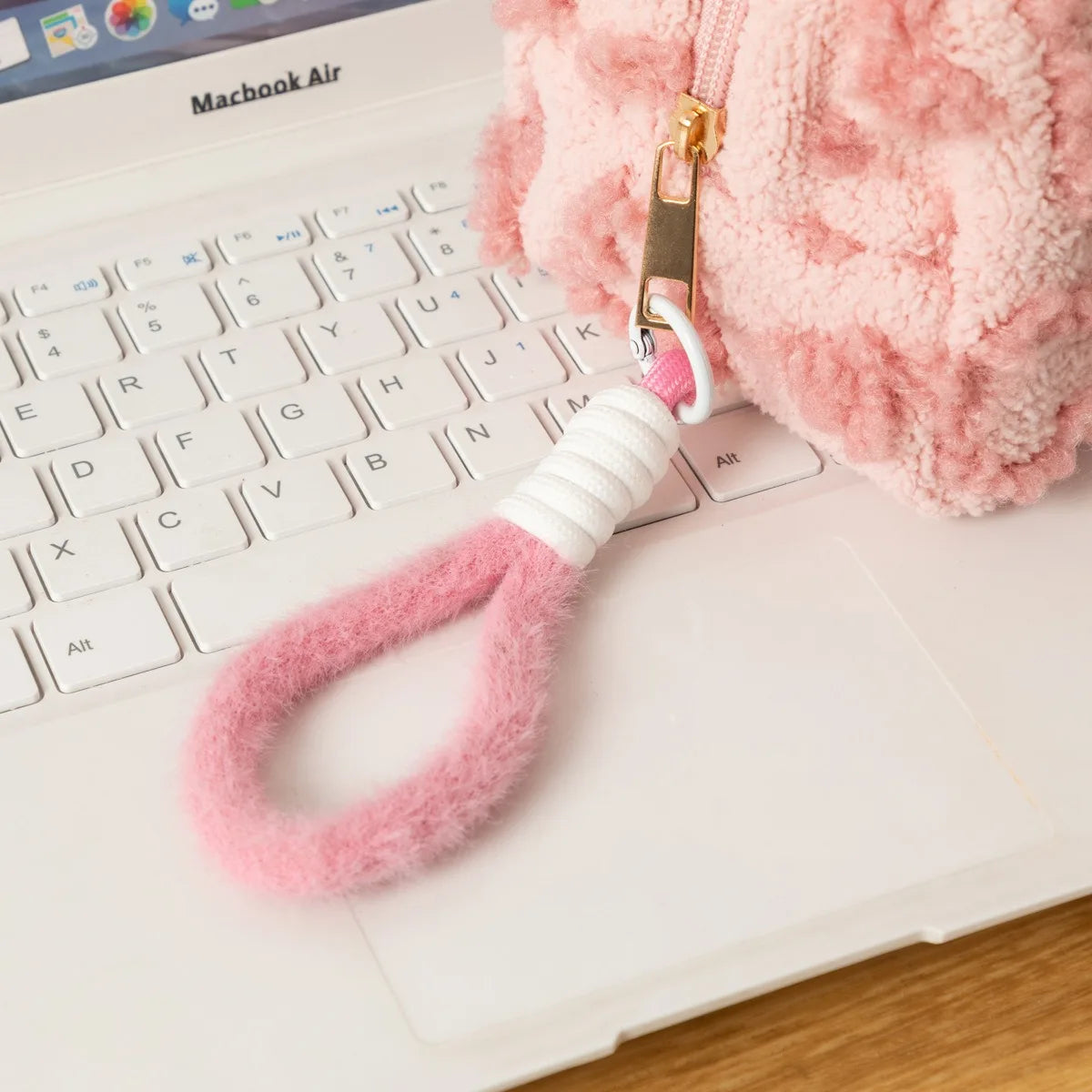 Ins Sweet Plush Makeup Bag – Large Capacity Cute Cosmetic & Toiletries Storage, Portable Travel Bag