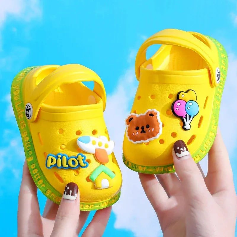Summer Kids Garden Clogs – Lightweight Breathable Cartoon Slip-On Sandals for Boys & Girls, Baby Beach Slippers