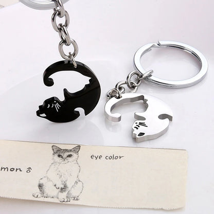 Cute Hug Cat Keychain - Heart Patchwork Round Keyring for Couples, Bags, Cars and Gifts