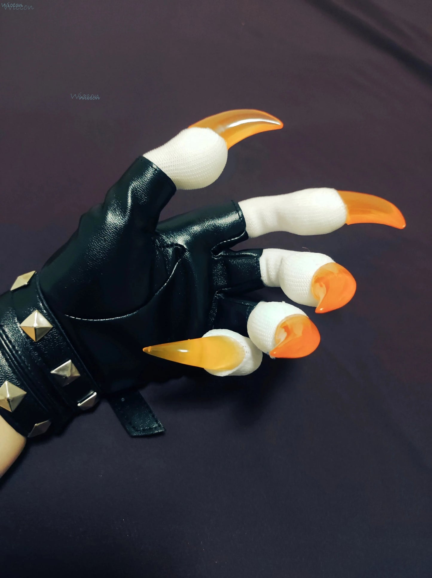 Kigurumi Furry Claw Gloves — Plush Fursuit Paws for Cosplay Unisex Handwear (Black/White/Multicolor)