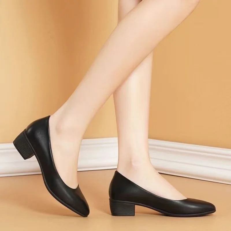 2025 Women’s Low-Heel Black Leather Pumps – Comfortable Slip-On Formal & Commuter Shoes