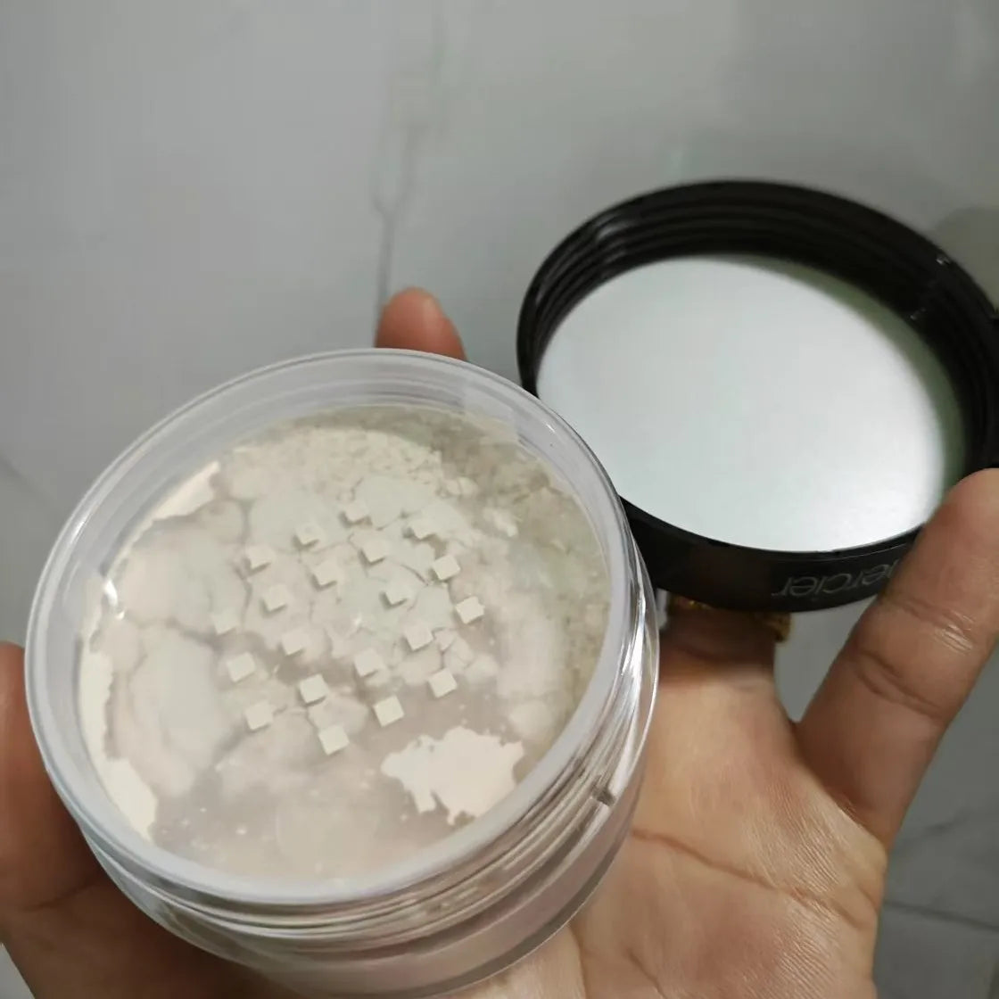 2024 Hot Loose Powder – Natural Soft Transparent Honey Makeup Powder with Packaging