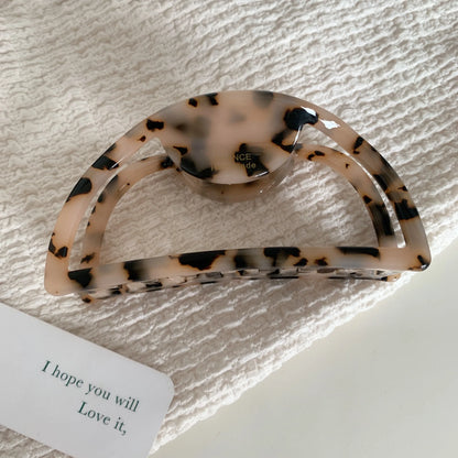 Hollow Acetic Acid Hair Claw | Large Meatball Hair Grip, European & American Fashion